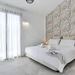 Gaudi Willa